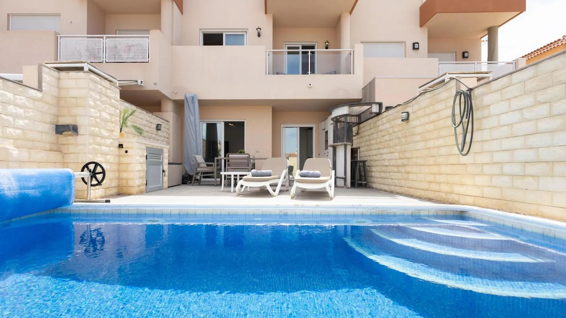 Chalet Adosado Con Piscina Privada, Terrazas - 2 Dormitorios Y Aire Acondicionado - Casa Peters Puerto de Santiago  Holiday home Puerto de Santiago (Tenerife)