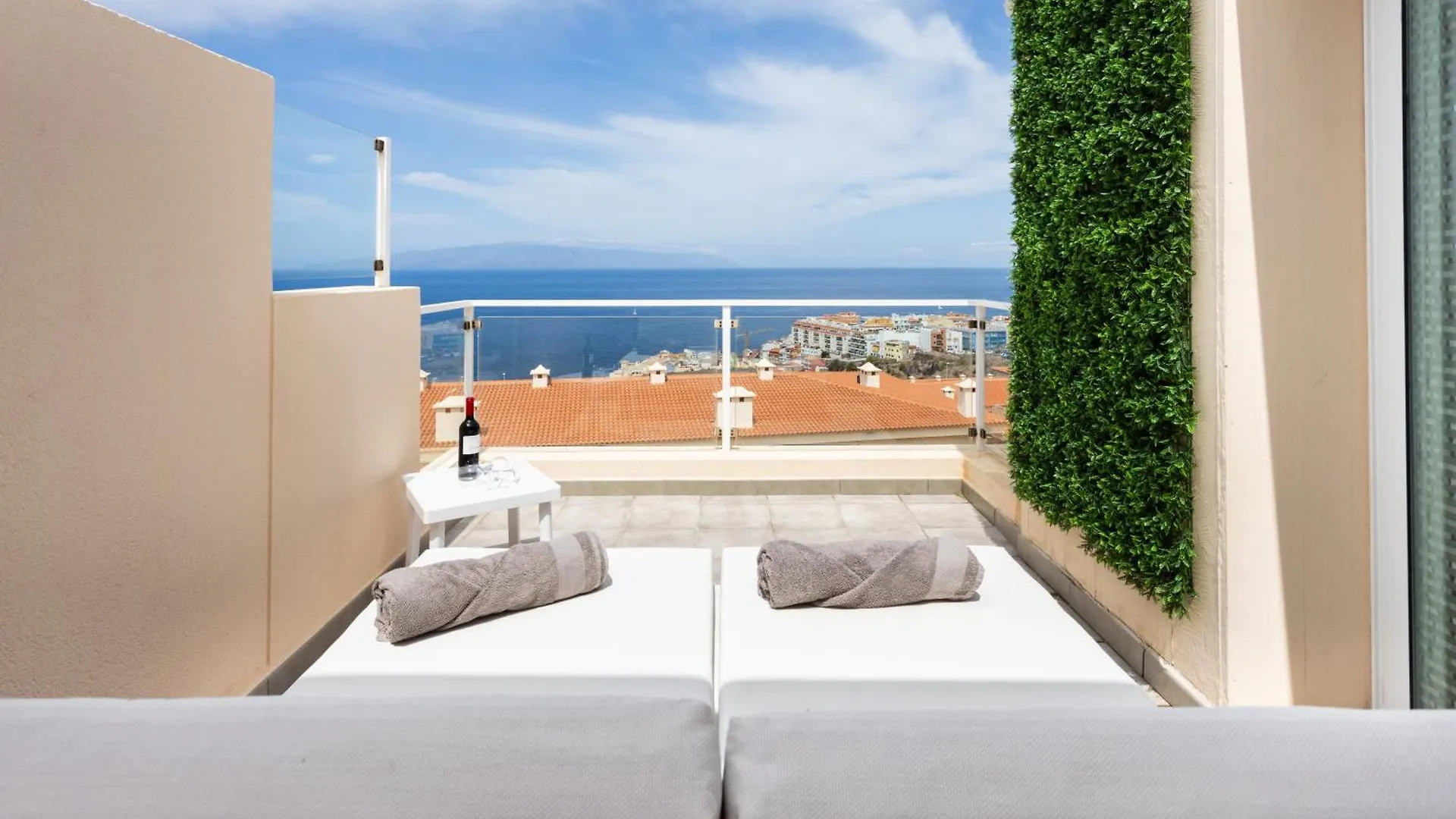 Chalet Adosado Con Piscina Privada, Terrazas - 2 Dormitorios Y Aire Acondicionado - Casa Peters Puerto de Santiago  Puerto de Santiago (Tenerife)