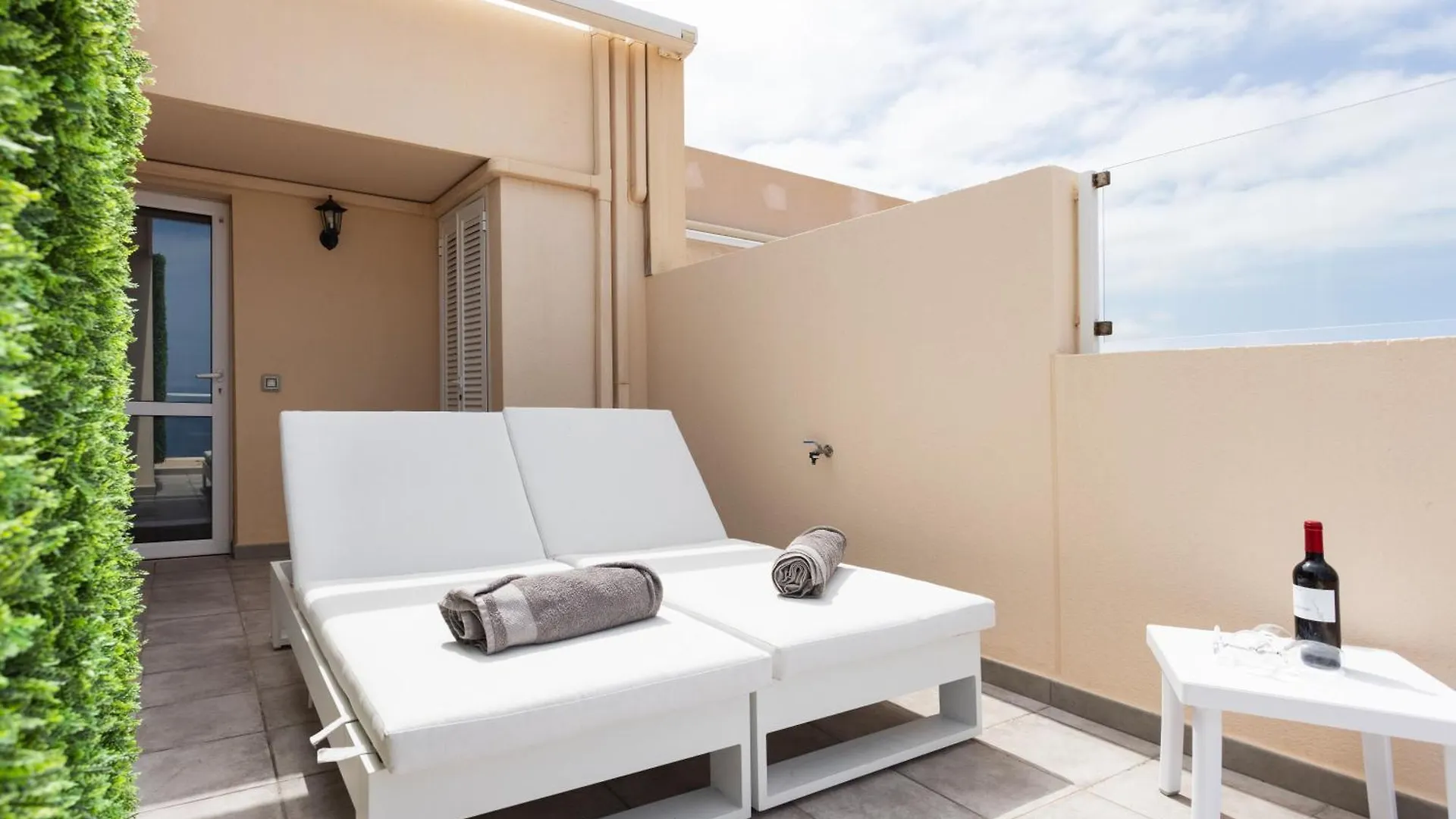Holiday home Chalet Adosado Con Piscina Privada, Terrazas - 2 Dormitorios Y Aire Acondicionado - Casa Peters Puerto de Santiago  Spain