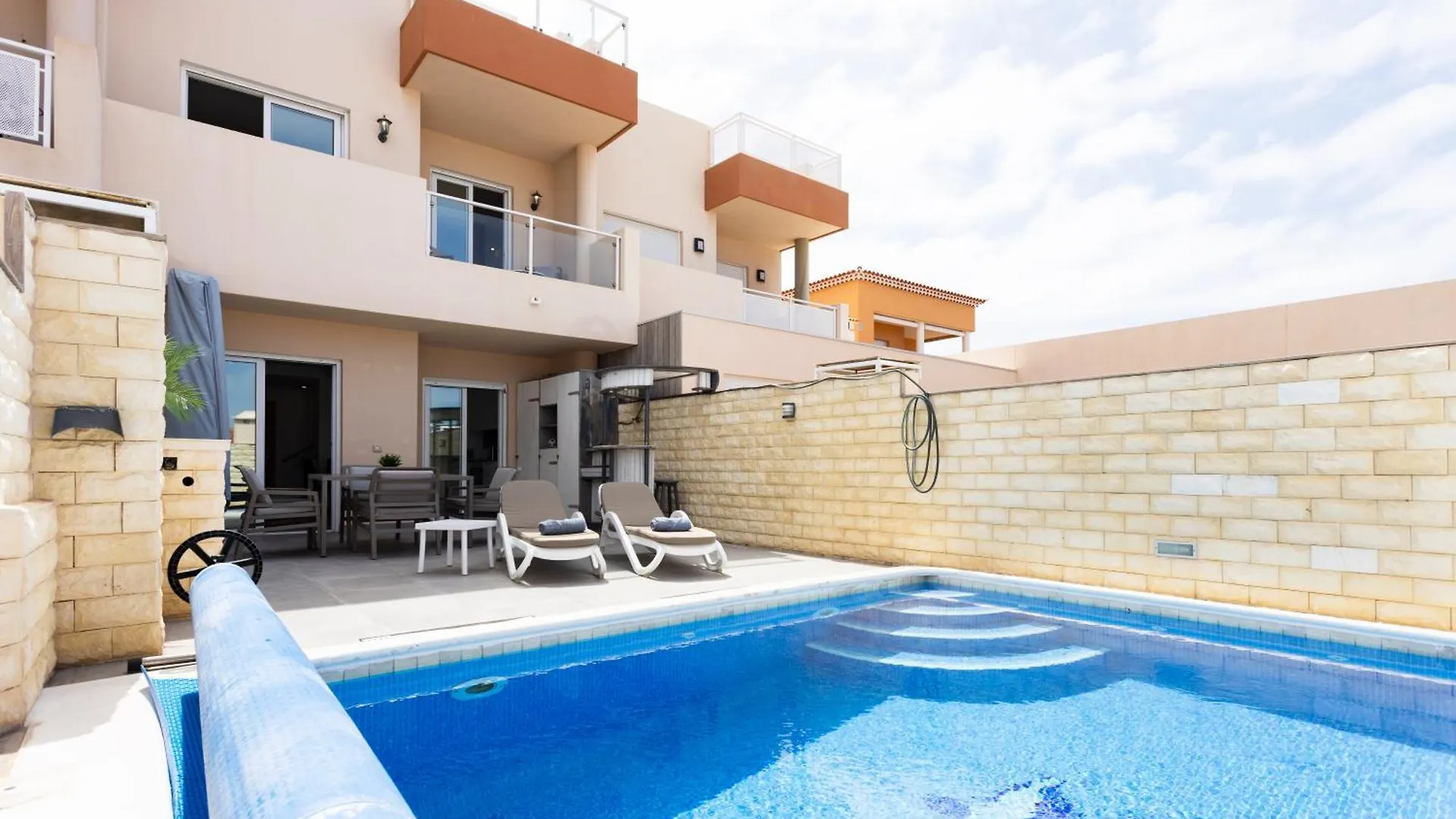 Chalet Adosado Con Piscina Privada, Terrazas - 2 Dormitorios Y Aire Acondicionado - Casa Peters Puerto de Santiago  0*, Puerto de Santiago (Tenerife)